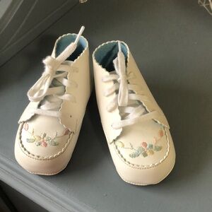 Vintage embroidered booties 6 month size